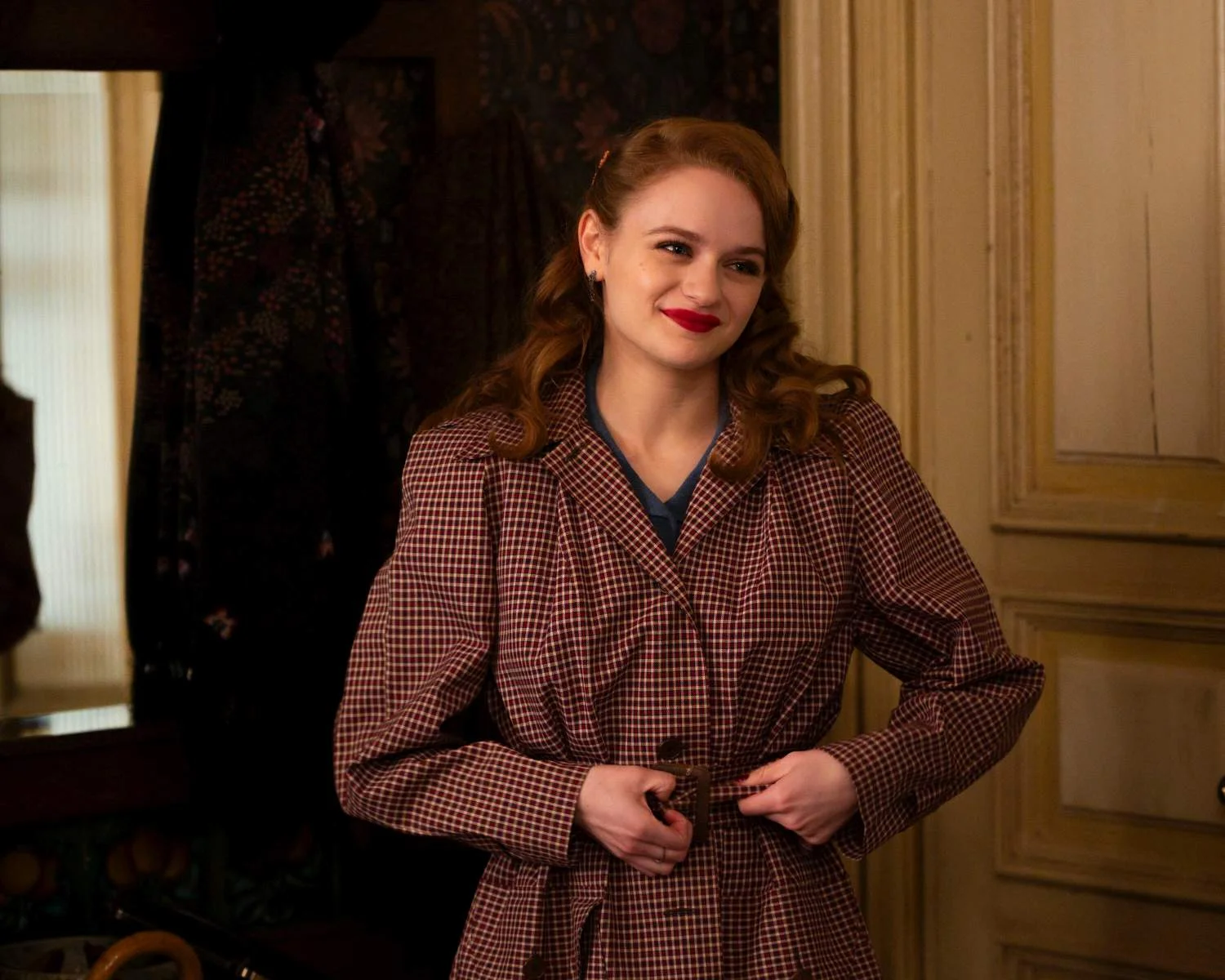 Szenenfoto aus der Serie „We Were the Lucky Ones“ mit Joey King