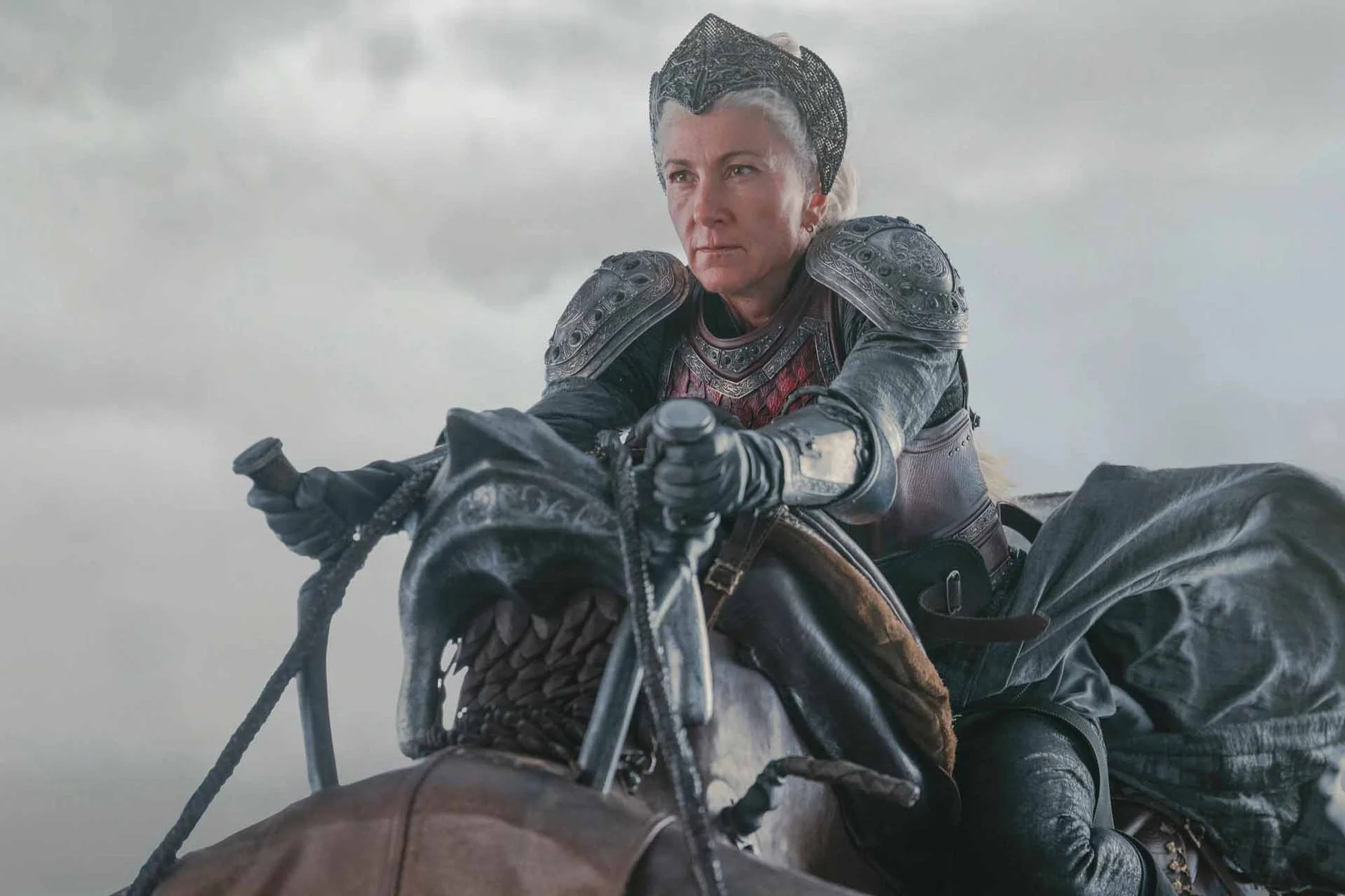 Rhaenys auf ihrem roten Drachen Meleys...