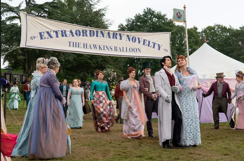 Ein Fest in der Serie „Bridgerton“