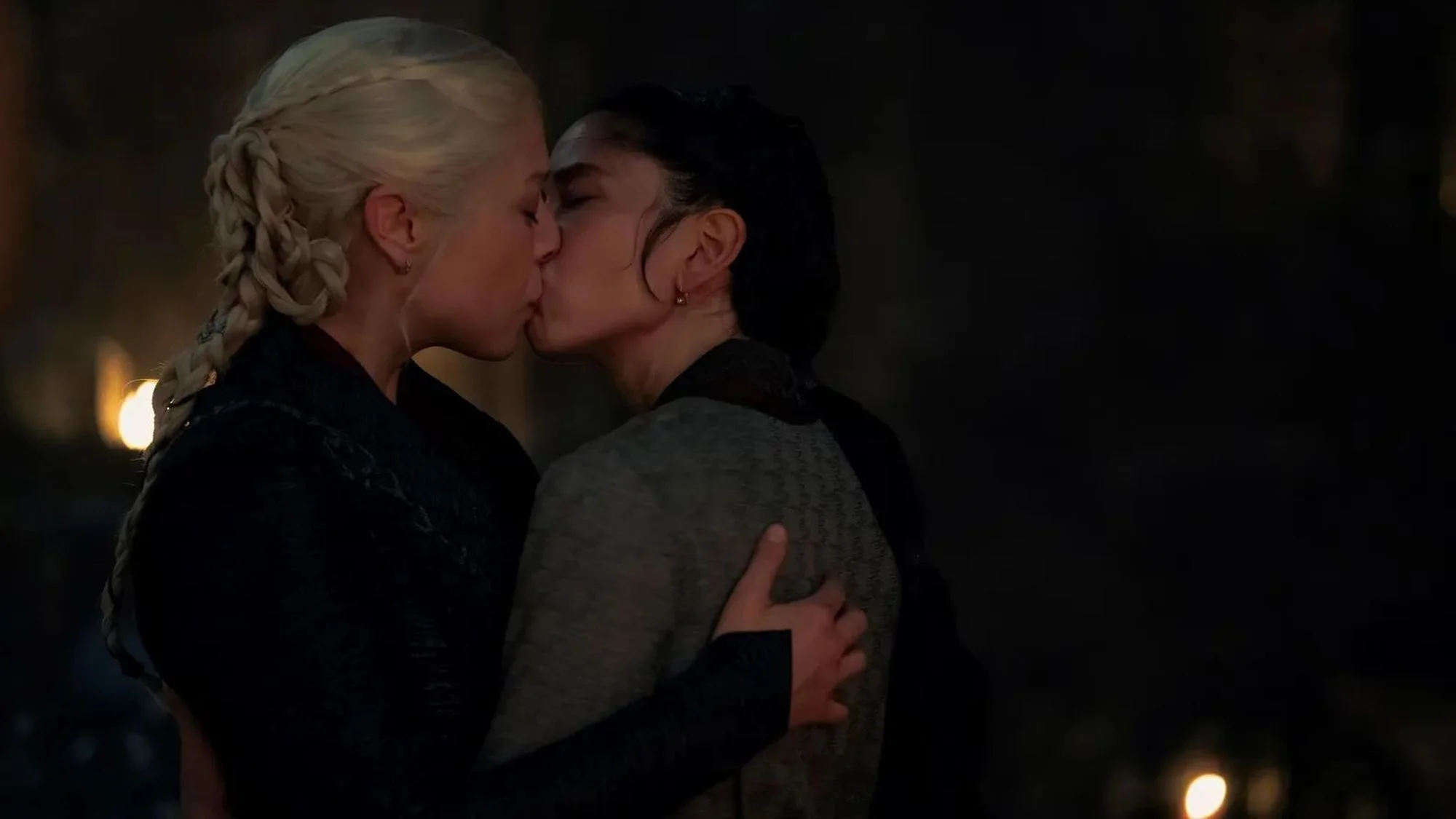 Rhaenyra und Mysaria beim Kuss...
