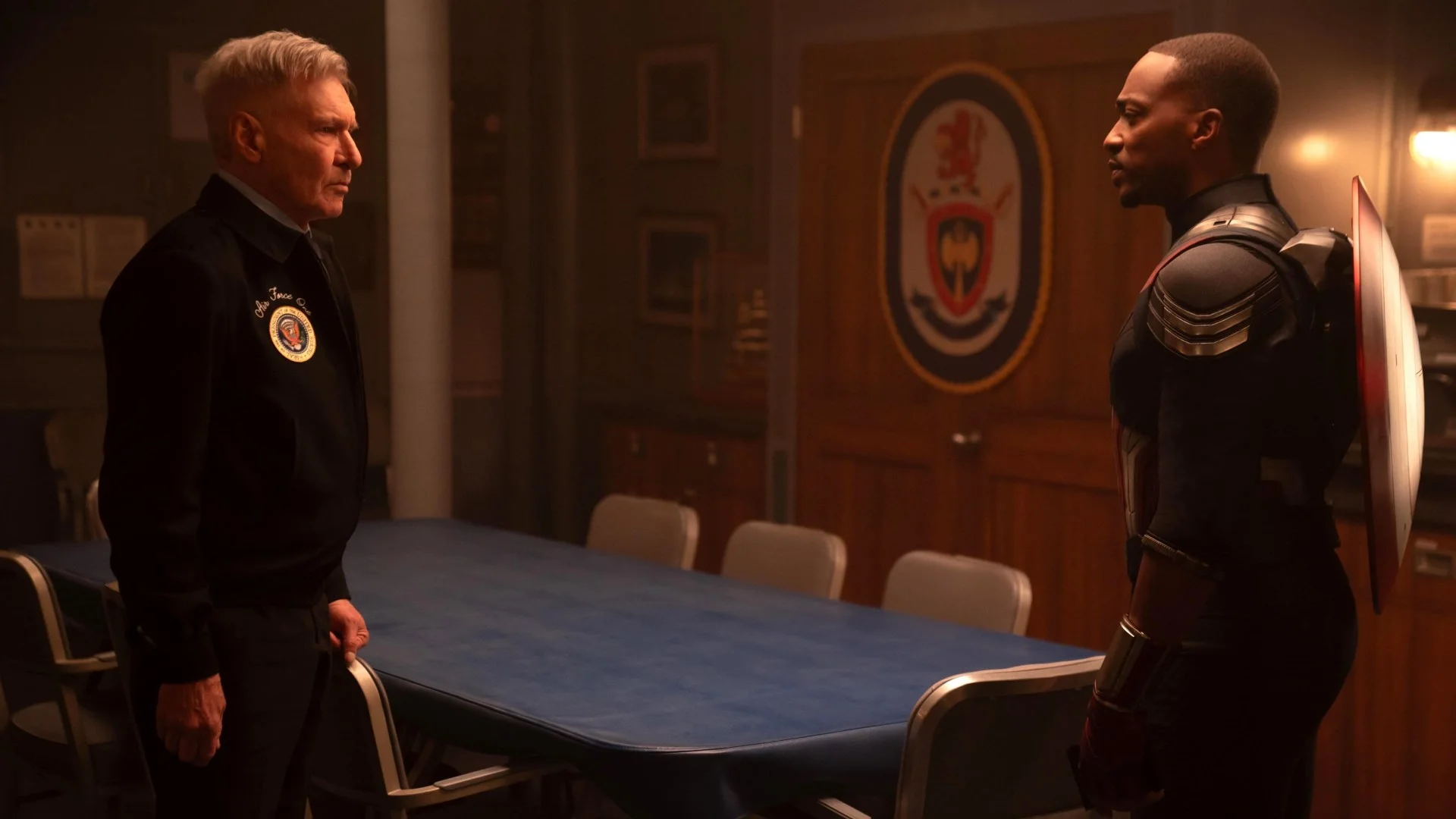 Harrison Ford und Anthony Mackie im Film „Captain America - Brave New World“