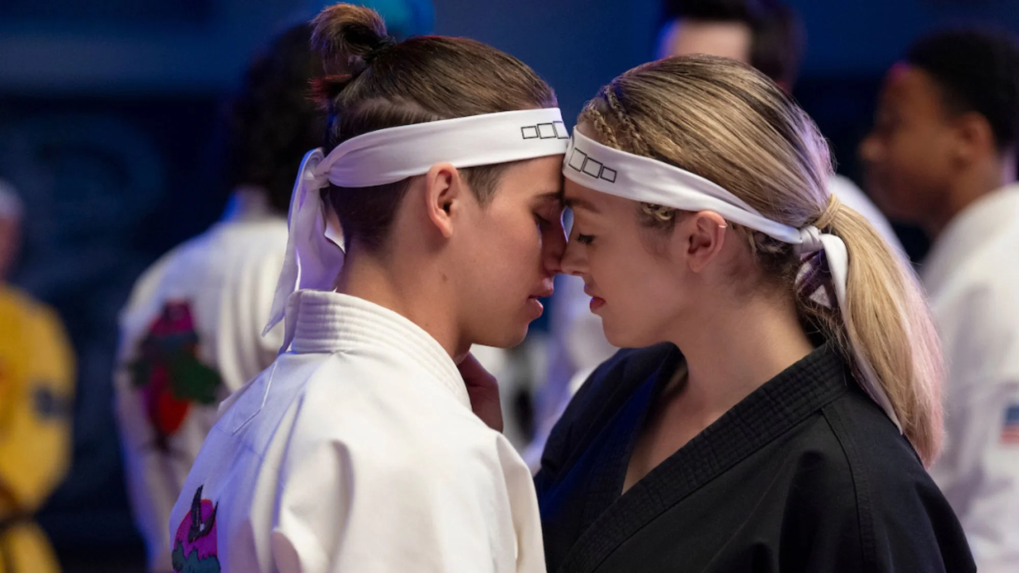 Robby und Tory in der Serie „Cobra Kai“