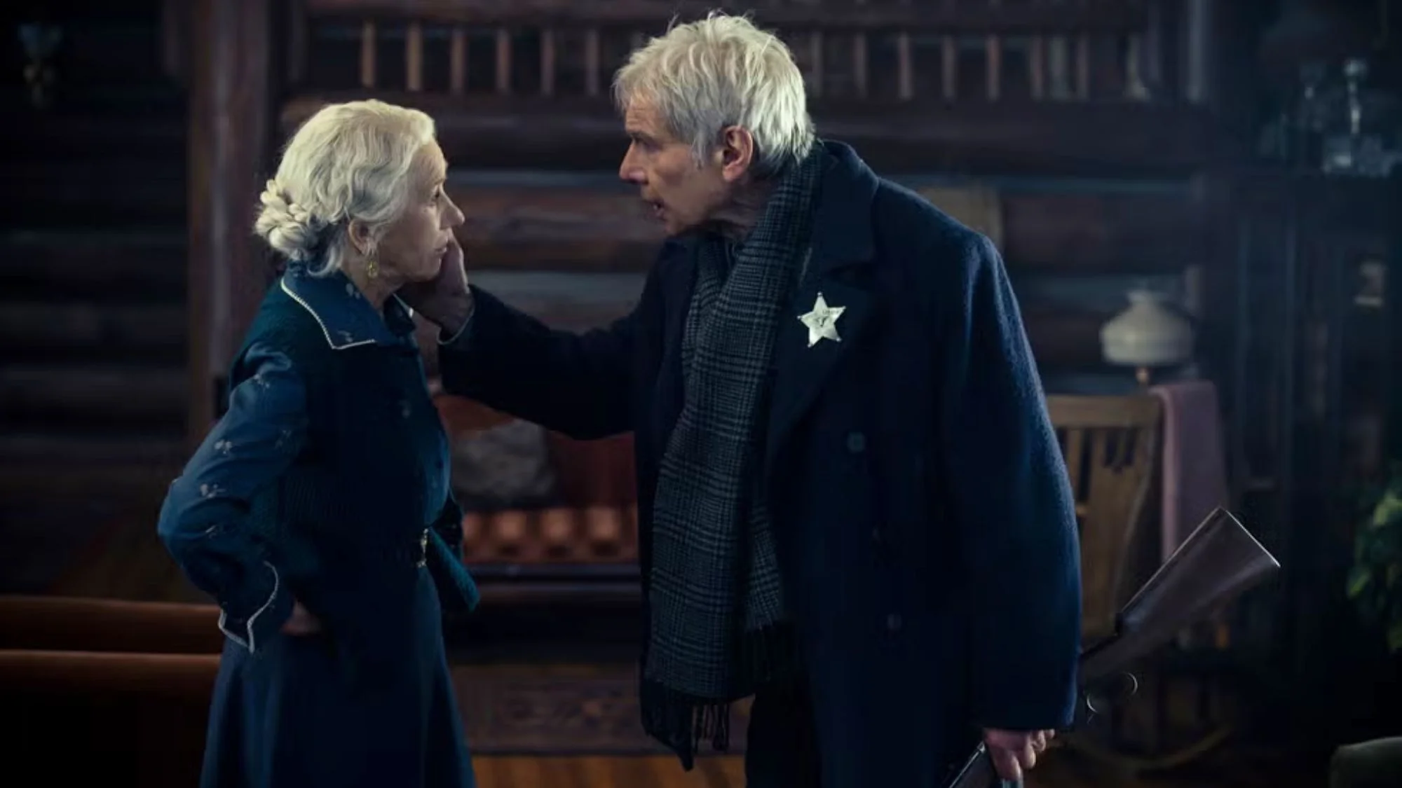 Helen Mirren und Harrison Ford auf einem Szenenfoto aus der zweiten Staffel der Serie „1923“