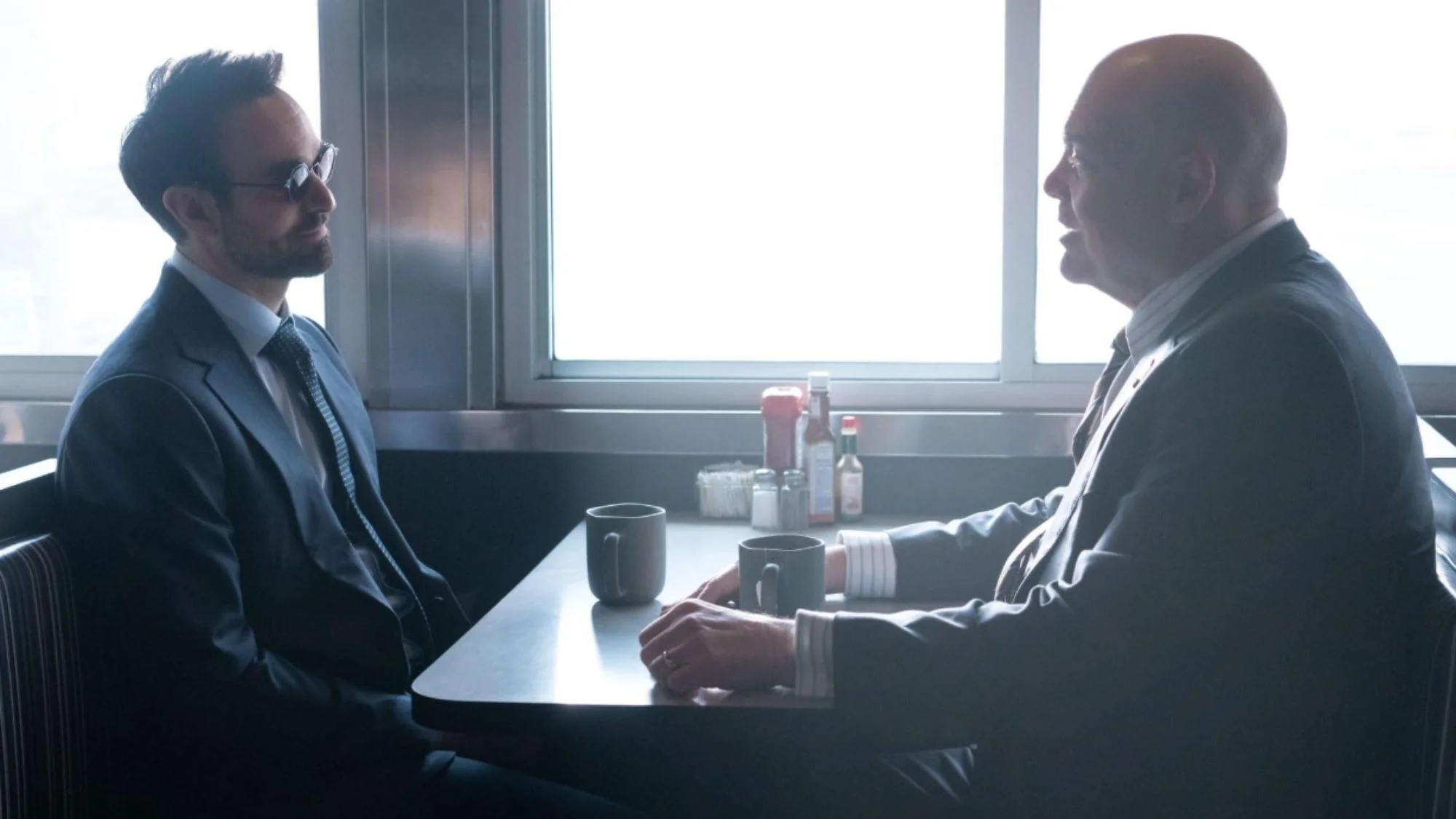 Matt Murdock tritt auf Wilson Fisk.