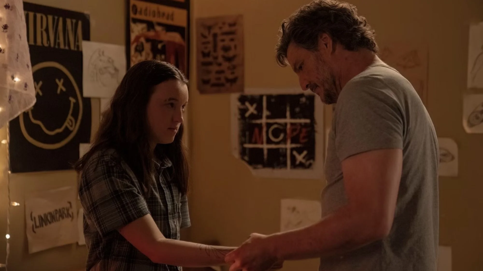 auf einem Szenenfoto aus der Episode „Der Preis“ (2x06) der Serie „The Last of Us“