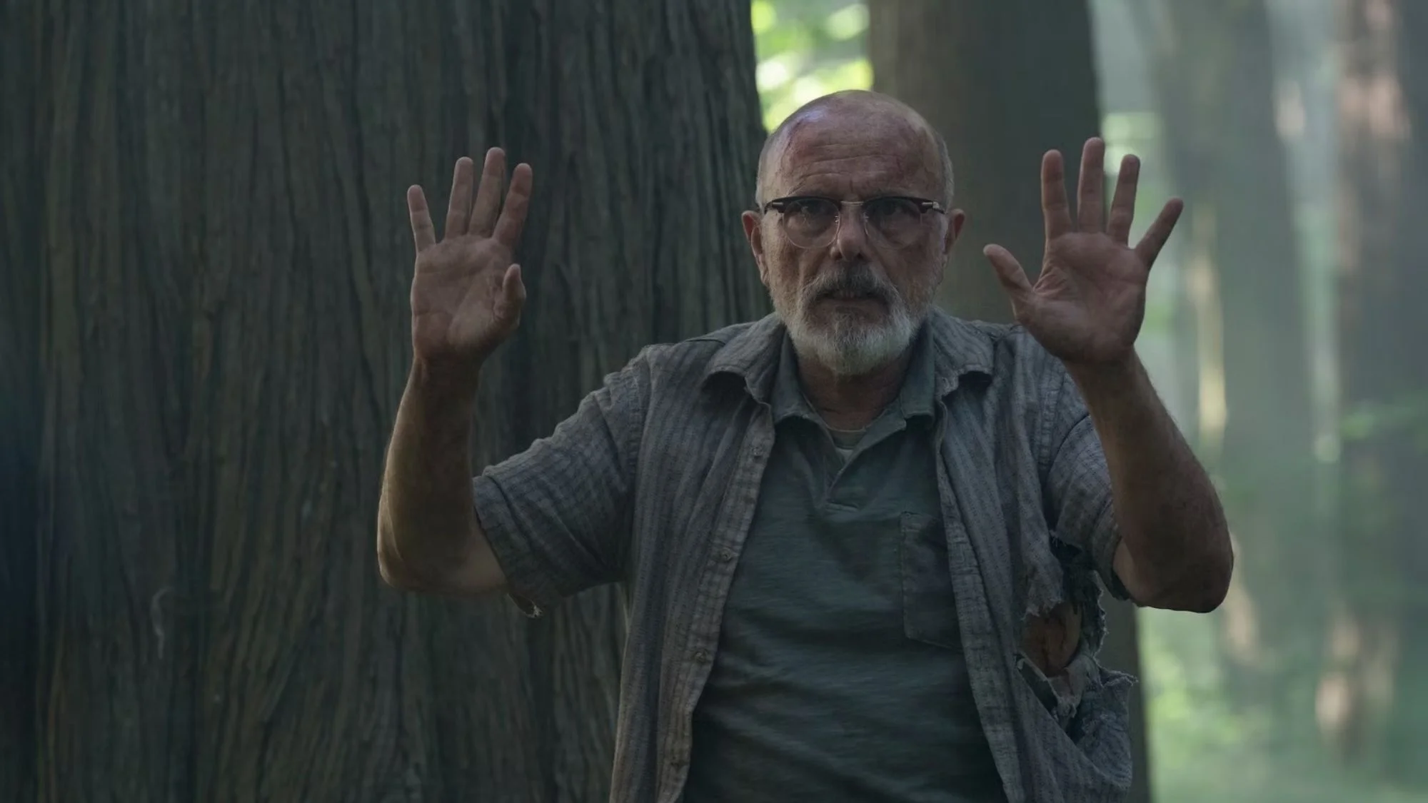 Eugene auf einem Szenenfoto aus der Episode „Der Preis“ (2x06) der Serie „The Last of Us“