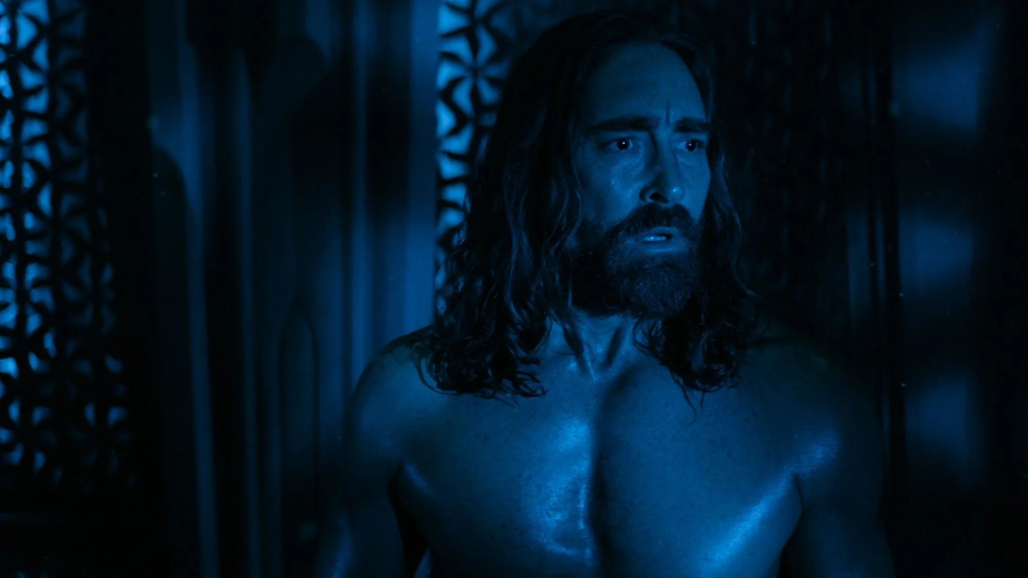 Lee Pace auf einem Szenenfoto aus der „Foundation“-Episode „Foundation%26#039,s End“