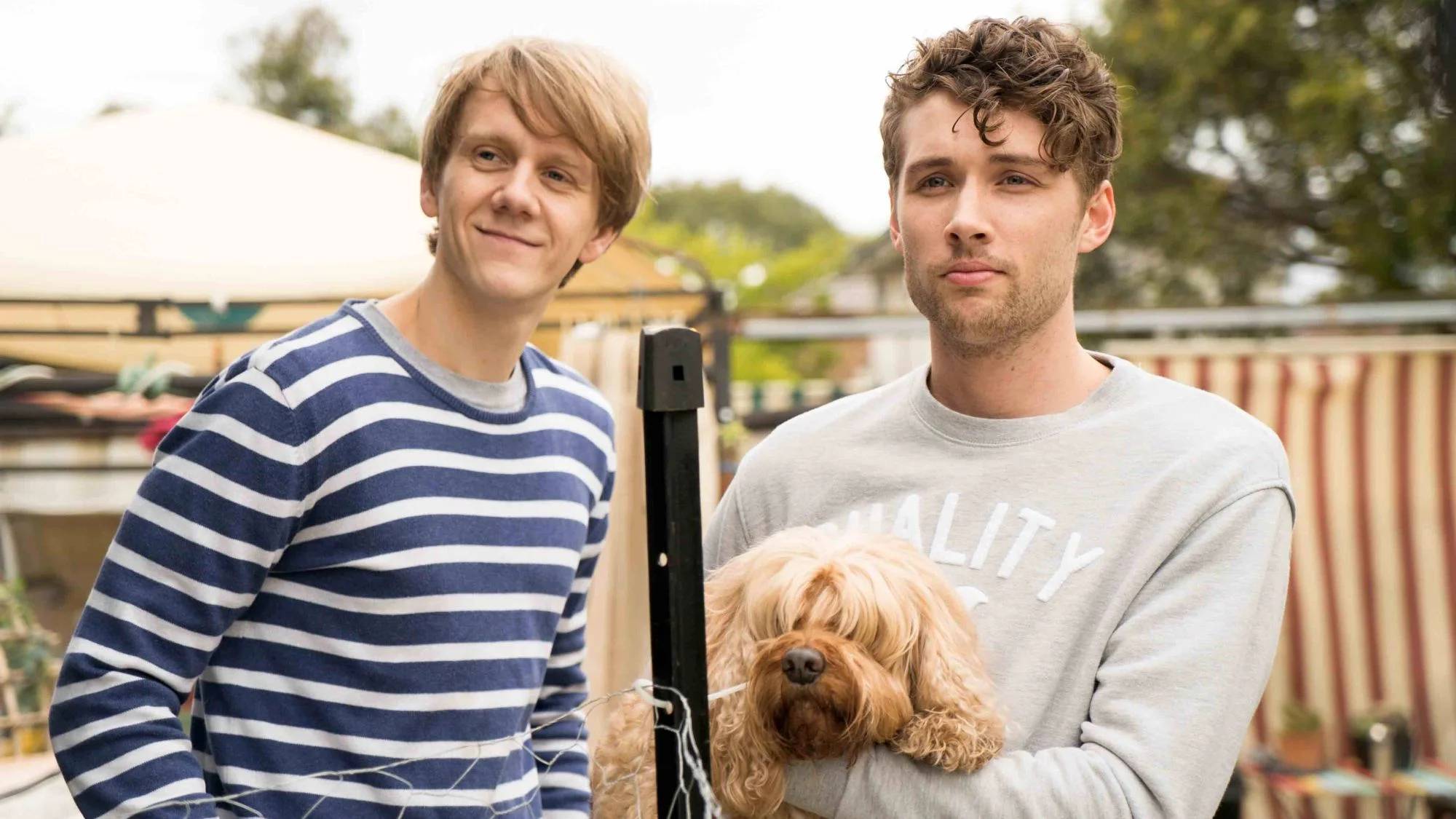 Szene aus der Serie „Please Like Me“