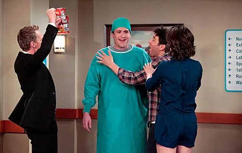 Der ĂŒberglĂŒckliche Vater Marshall. Ausschnitt aus der %26bdquo;How I Met Your Mother%26ldquo;-Episode %26bdquo;The Magician%26#039;s Code (1)%26ldquo;. © CBS