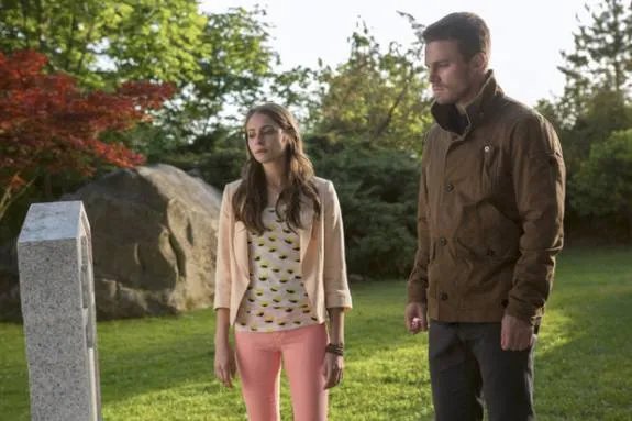 Ausschnitt aus der Episode %26bdquo;Honor Thy Father%26ldquo; der US-Serie %26bdquo;Arrow%26ldquo; &copy; The CW