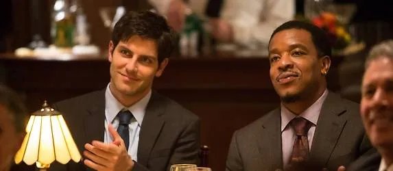 Team Grimm in Abendgarderobe in der Episode %26bdquo;The Other Side%26ldquo;. &copy; NBC