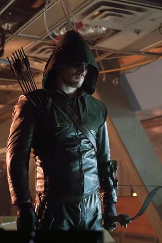 Szenenfoto aus der Episode %26bdquo;Lone Gunmen%26ldquo; der US-Serie %26bdquo;Arrow%26ldquo; © The CW