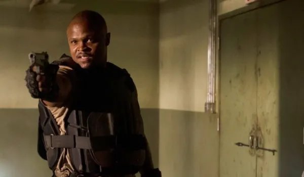 T-Dog (Irone Singleton) auf einem Szenenfoto aus der Episode %26bdquo;Killer Within%26ldquo; der US-Serie %26bdquo;The Walking Dead%26ldquo; &copy; AMC