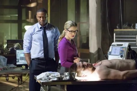 Szenenfoto aus der Episode %26bdquo;The Odyssey%26ldquo; der US-Serie %26bdquo;Arrow%26ldquo; &copy; The CW