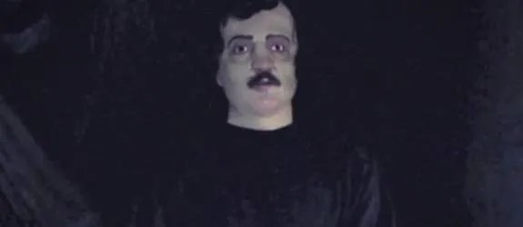 Der Plastik-Poe im Video der Follower. &copy; FOX