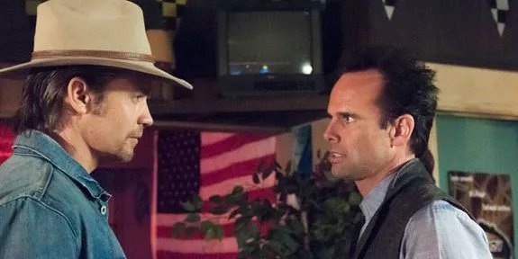 Zwischen Raylan (Timothy Olyphant) und Boyd (Walton Goggins) entspinnen sich wieder einmal mehrere markante Dialoge. &copy; FX Networks