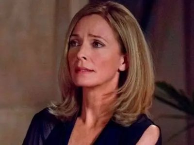 Susanna Thompson auf einem Szenenfoto aus der Episode %26bdquo;The Undertaking%26ldquo; der US-Serie %26bdquo;Arrow%26ldquo; &copy; The CW