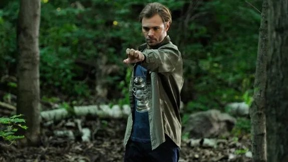 Evan will Autumn bestrafen &copy; SyFy