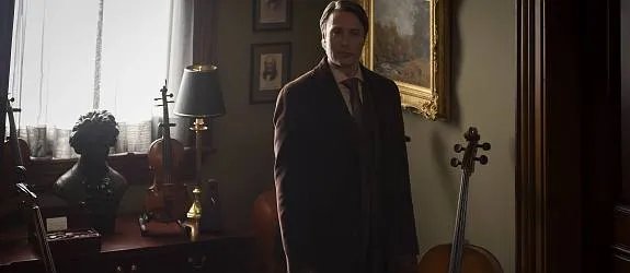 Hannibal (Mads Mikkelsen) kann sich gegen einen anderen Psychopathen durchsetzen. &copy; NBC