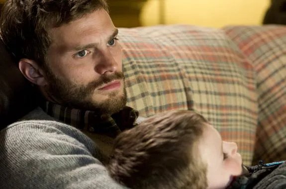 Macht die ersten Fehler: Paul Spector (Jamie Dornan); treu liebender Familienvater und kaltblütiger Mörder. &copy; BBC Two