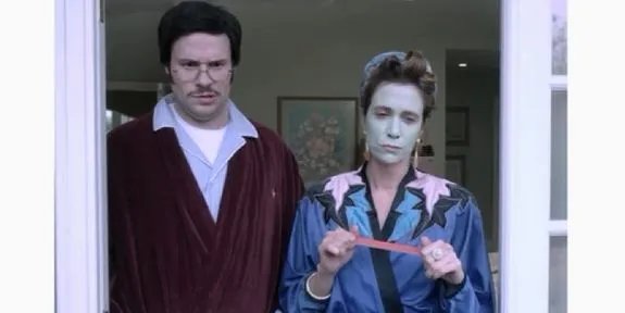 Ein überraschend wenig gelungener Gastauftritt: Seth Rogen und Kristen Wiig in %26bdquo;Arrested Development%26ldquo;. Foto &copy; Netflix