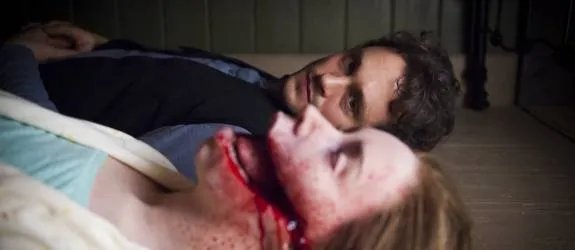 Will Graham (Hugh Dancy) findet sich im Geiste neben der toten Beth (Hilary Jardine) wieder. &copy; NBC
