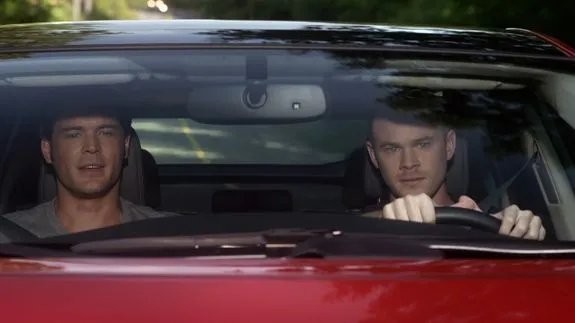 Steve und Liam haben eine Aussprache. &copy;Syfy