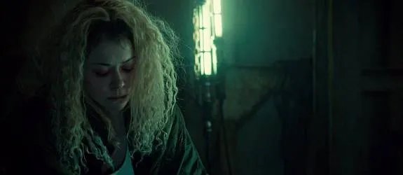 Helena (Tatiana Maslany) verbindet mit Sarah eine sehr spezielle Gemeinsamkeit. &copy; BBC America