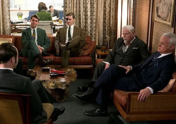 So finden Meetings bei SC%26amp;P fortan wohl öfter statt: ohne Don Draper (Jon Hamm). © AMC