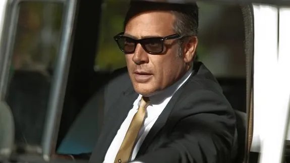 Hach ja; die guten alten Fünfziger: Ike Evans (Jeffrey Dean Morgan) zeichnet sich nicht gerade durch allergrößte Dringlichkeit aus. &copy; Starz