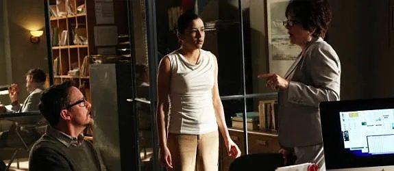 Aus Daniel Frye (Matthew Lillard) und Adriana Mendez (Emily Rios) formiert sich gezwungenermaßen ein Team. &copy; FX