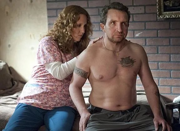 Terry Donovan (Eddie Marsan) weiß nicht recht; wie er mit Annäherungsversuchen umgehen soll. Foto &copy; Showtime