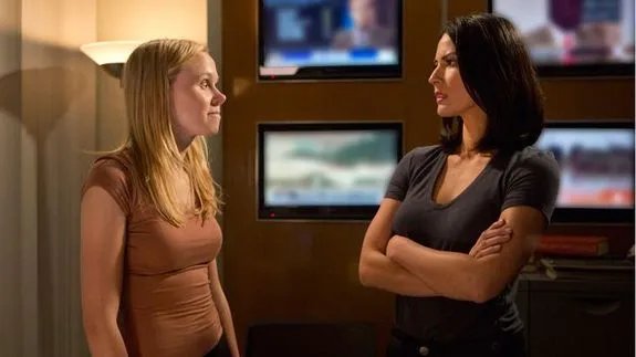 Mentorenprogramm I: Maggie (Alison Pill) wendet sich an die nicht weniger verwirrte Kollegin Sloan Sabbith (Olivia Munn). Foto © HBO