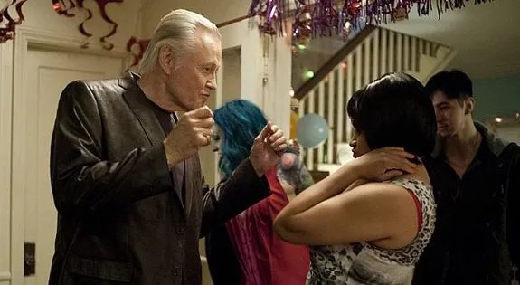 He still has the moves: Mickey Donovan (Jon Voight) weiß; wie man richtig feiert. © Showtime