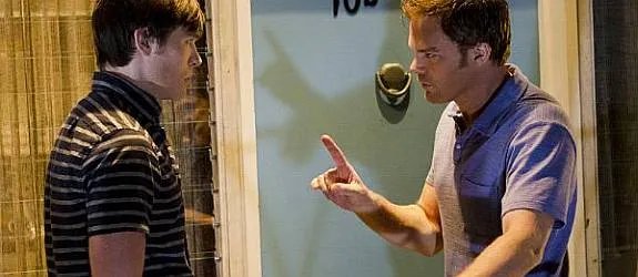 Dex (Michael C. Hall) mit seinem Schützling Zach (Sam Underwood) © Showtime