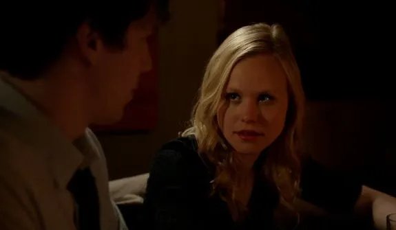 Maggie (Alison Pill) und Jim (John Gallagher; Jr.) bekommen ihr Privatleben nicht wirklich auf die Reihe. © HBO