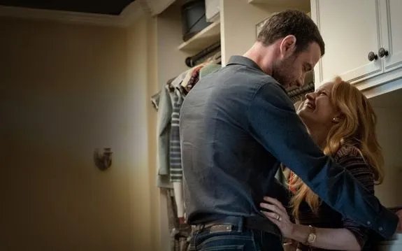 Kurze Augenblicke des Glücks erwecken in Ray (Liev Schreiber) sofort einen neuen Kinderwunsch. &copy; Showtime