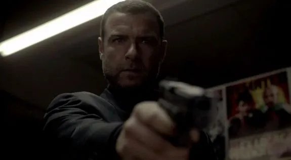 Ray (Liev Schreiber) rächt sich für jahrelange Pein und Stillschweigen. &copy; Showtime