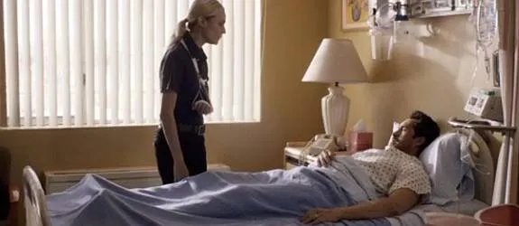 Im Krankenhaus spielt sich zwischen den beiden Protagonisten Sonya Cross (Diane Kruger) und Marco Ruiz (Demian Bichir) Betrübliches ab. © FX