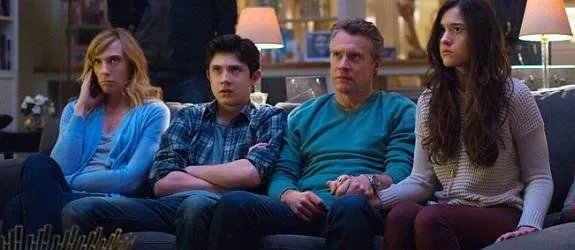 Die Mitglieder der Familie Sanders werden als Geiseln genommen. © CBS
