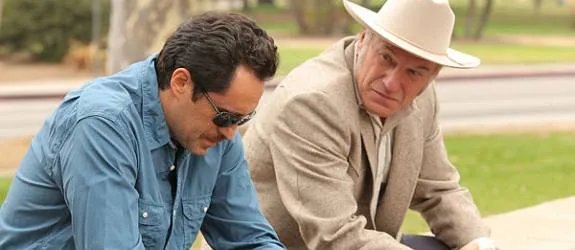Hank Wade (Ted Levine) hat auch für Marco (Demian Bichir) die richtigen Worte parat. © FX