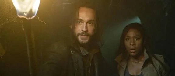Ichabod Crane (Tom Mison) und Abbie Mills (Nicole Beharie) auf den Spuren des Bösen. © FOX