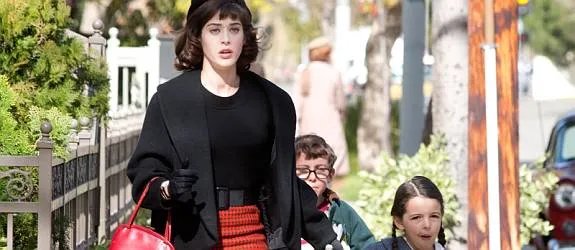 Neben ihrer Arbeit muss sich Virginia Johnson (Lizzy Caplan) auch um ihre Kinder kümmern. &copy; Showtime
