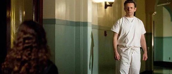Als William Masters (Michael Sheen) die Tochter von Virginia erblickt; scheint er sie fast für einen Geist zu halten. © Showtime