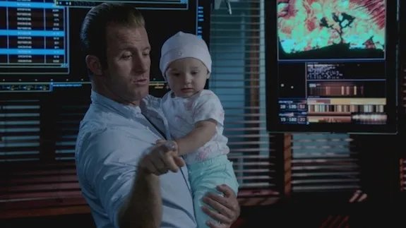 Danno als Babysitter in %26bdquo;Hawaii Five-0%26ldquo; &copy; CBS