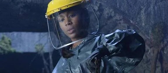 Abbie (Nicole Beharie) lässt nichts unversucht