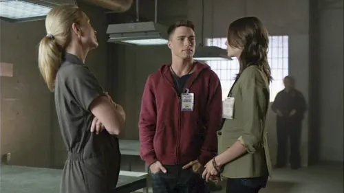 Szenenfoto aus der Episode %26bdquo;Keep Your Enemies Closer%26ldquo; der US-Serie %26bdquo;Arrow%26ldquo; &copy; The CW