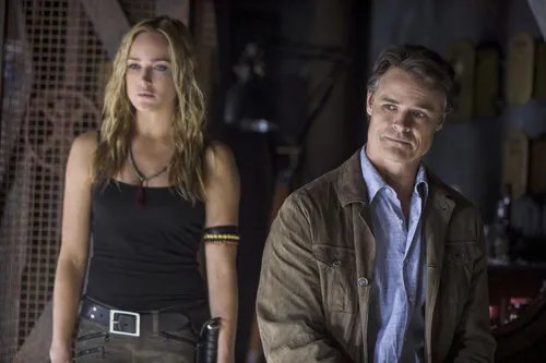 Szenenfoto aus der Episode %26bdquo;Keep Your Enemies Closer%26ldquo; der US-Serie %26bdquo;Arrow%26ldquo; &copy; The CW