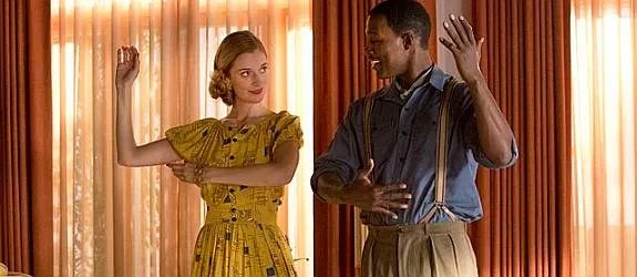 Libby (Caitlin FitzGerald) mit ihrem neuen Tanzpartner Walter (Flex Alexander) © Showtime