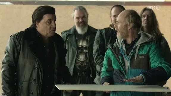 Johnny hilft wo er kann. &copy; NRK 1